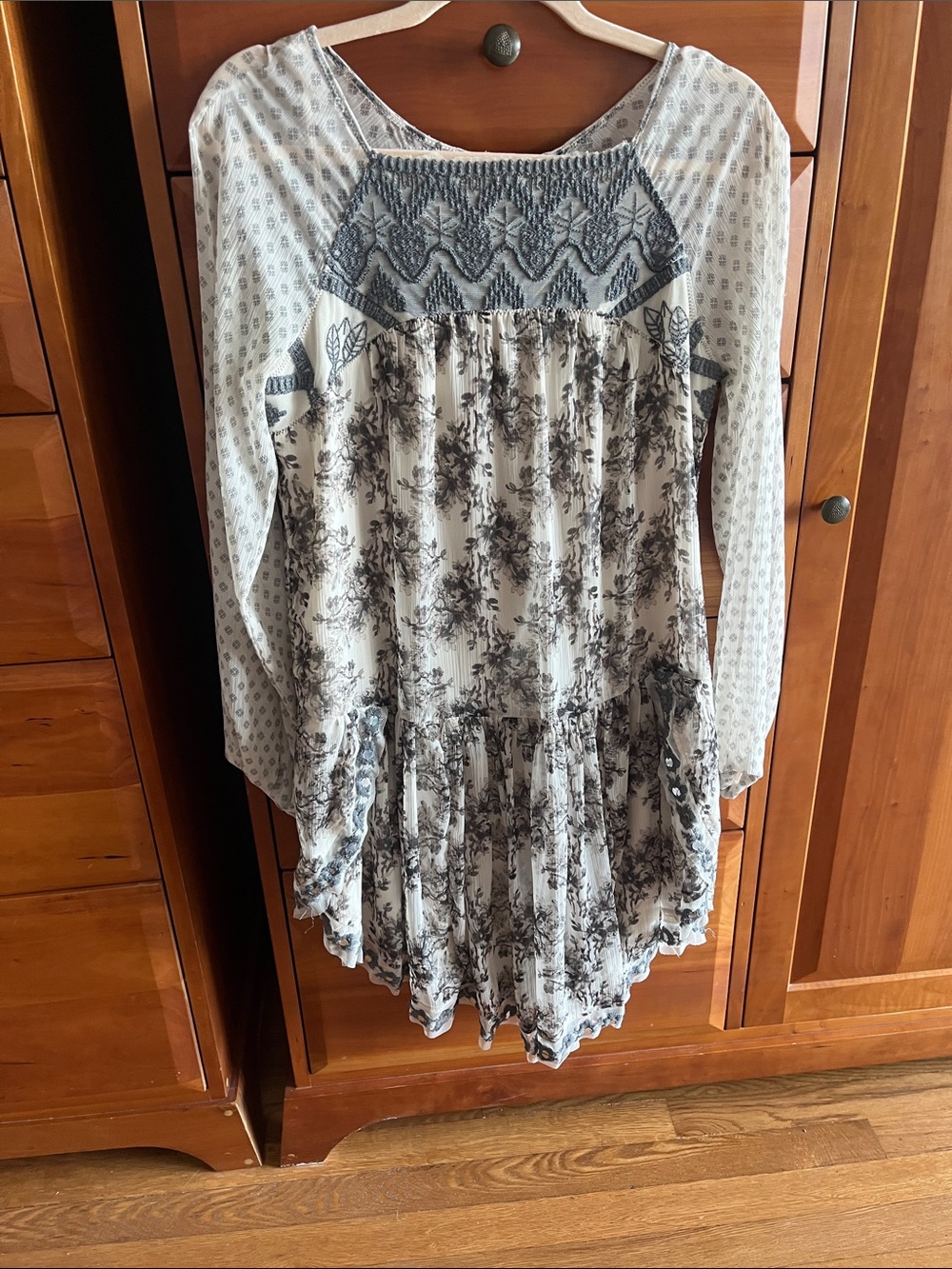 FREE PEOPLE  Women’s Elsie Boho Sheer Mini Dress in Magnolia Gray Floral size M